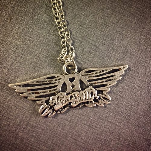 Aerosmith halsband. Got my wings!