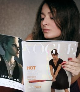 Arga Klara på omslaget av Vogue. Intervju och massage på schemat i dag.