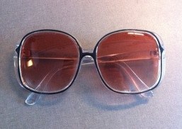 Solglasögon från 70-talet. Prylar och rensning!